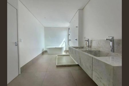 Apartamento à venda com 316m², 3 quartos e 4 vagas