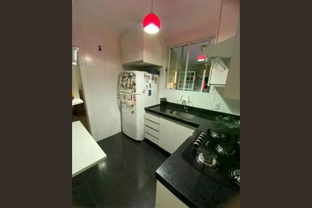 Casa de condomínio à venda com 136m², 3 quartos e 2 vagas