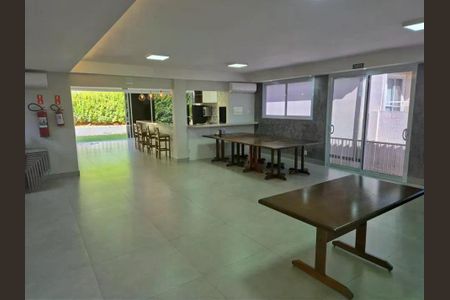Casa de condomínio à venda com 136m², 3 quartos e 2 vagas