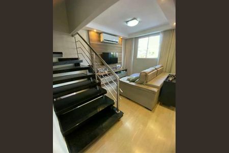 Casa de condomínio à venda com 136m², 3 quartos e 2 vagas