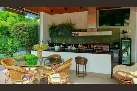 Casa de condomínio à venda com 1012m², 4 quartos e 3 vagas