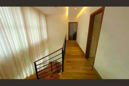 Casa de condomínio à venda com 1012m², 4 quartos e 3 vagas