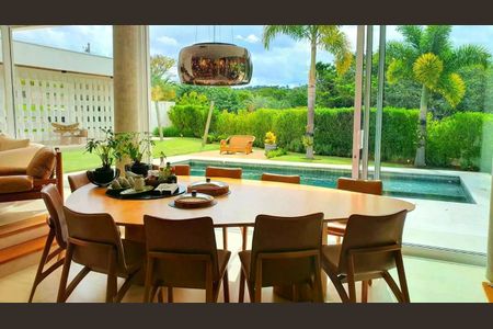 Casa de condomínio à venda com 1012m², 4 quartos e 3 vagas