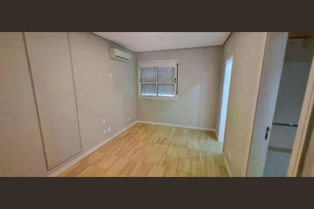 Apartamento à venda com 221m², 3 quartos e 3 vagas