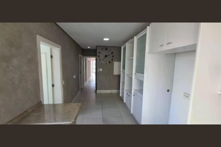 Apartamento à venda com 221m², 3 quartos e 3 vagas