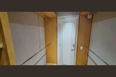 Apartamento à venda com 221m², 3 quartos e 3 vagas