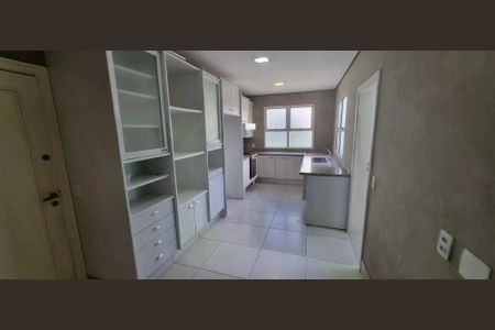 Apartamento à venda com 221m², 3 quartos e 3 vagas