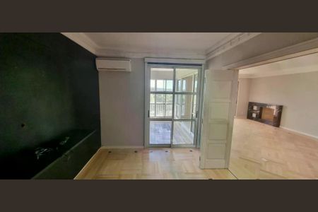 Apartamento à venda com 221m², 3 quartos e 3 vagas