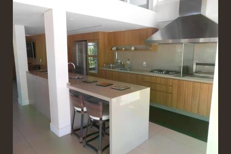 Apartamento à venda com 221m², 3 quartos e 3 vagas