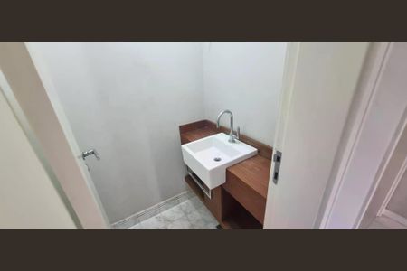 Apartamento à venda com 221m², 3 quartos e 3 vagas