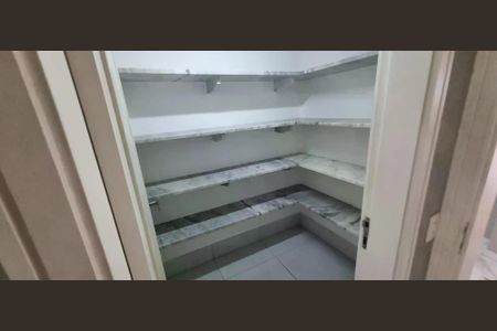 Apartamento à venda com 221m², 3 quartos e 3 vagas