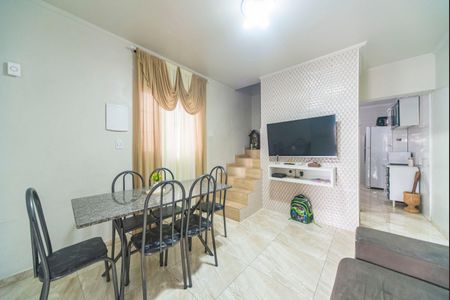 Casa à venda com 124m², 4 quartos e 1 vagaSala