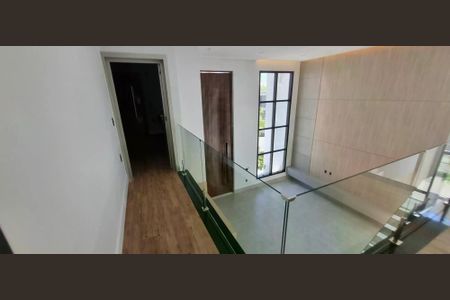 Casa de condomínio à venda com 380m², 5 quartos e 4 vagas