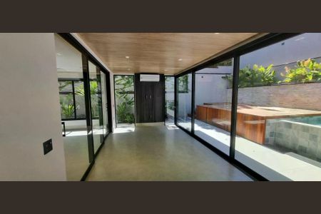 Casa de condomínio à venda com 380m², 5 quartos e 4 vagas