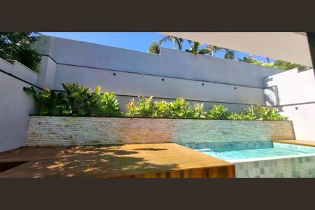 Casa de condomínio à venda com 380m², 5 quartos e 4 vagas