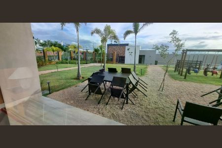 Casa de condomínio à venda com 222m², 3 quartos e 4 vagas