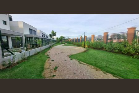 Casa de condomínio à venda com 222m², 3 quartos e 4 vagas