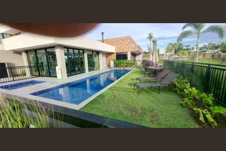 Casa de condomínio à venda com 222m², 3 quartos e 4 vagas