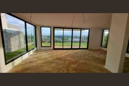 Casa de condomínio à venda com 222m², 3 quartos e 4 vagas