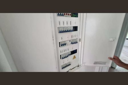 Casa de condomínio à venda com 222m², 3 quartos e 4 vagas