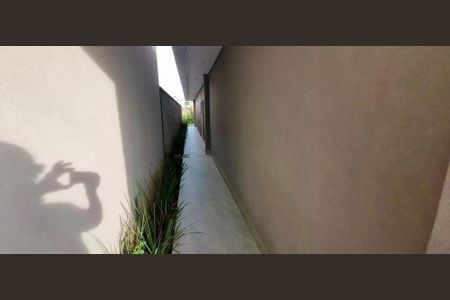 Casa de condomínio à venda com 222m², 3 quartos e 4 vagas