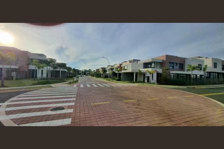 Casa de condomínio à venda com 222m², 3 quartos e 4 vagas