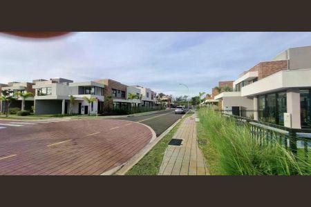 Casa de condomínio à venda com 222m², 3 quartos e 4 vagas