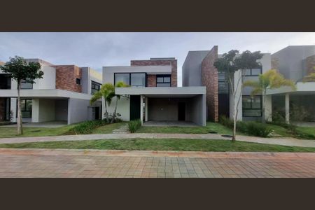 Casa de condomínio à venda com 222m², 3 quartos e 4 vagas