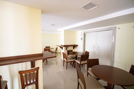 Apartamento para alugar com 92m², 2 quartos e 1 vaga Apartamento para alugar com 92m², 2 quartos e 1 vagaÁrea comum - Salão de festas