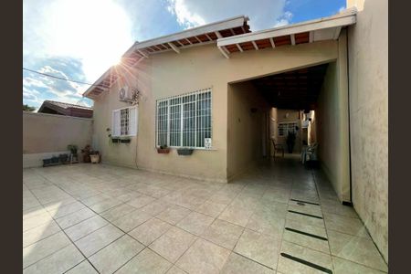 Casa à venda com 93m², 3 quartos e 2 vagas