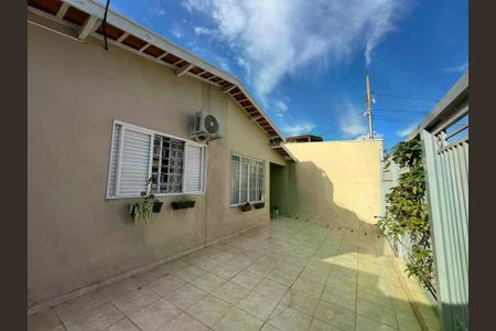 Casa à venda com 93m², 3 quartos e 2 vagas