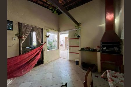 Casa à venda com 93m², 3 quartos e 2 vagas