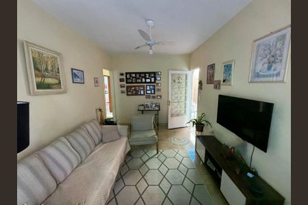 Casa à venda com 93m², 3 quartos e 2 vagas