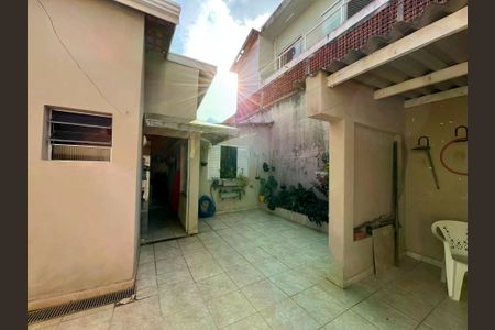 Casa à venda com 93m², 3 quartos e 2 vagas