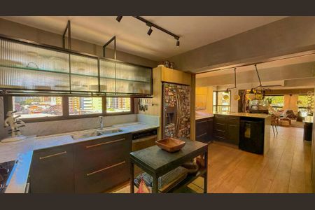 Apartamento à venda com 258m², 3 quartos e 2 vagas