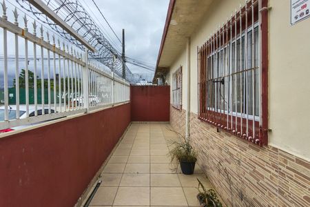 Casa para alugar com 56m², 2 quartos e 2 vagas Casa para alugar com 56m², 2 quartos e 2 vagasFrente