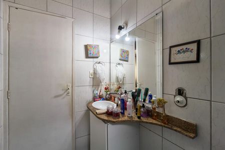 Casa para alugar com 56m², 2 quartos e 2 vagas Casa para alugar com 56m², 2 quartos e 2 vagasBanheiro