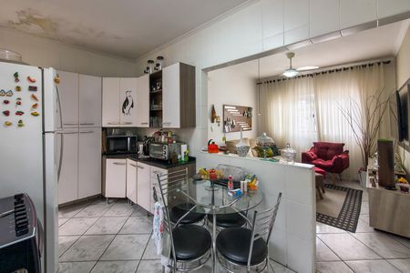 Casa para alugar com 56m², 2 quartos e 2 vagas Casa para alugar com 56m², 2 quartos e 2 vagasCozinha