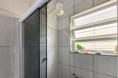 Casa para alugar com 56m², 2 quartos e 2 vagas Casa para alugar com 56m², 2 quartos e 2 vagasBanheiro