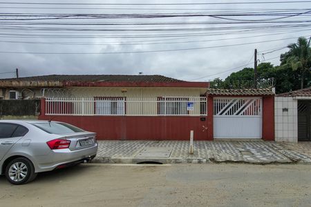 Casa para alugar com 56m², 2 quartos e 2 vagas Casa para alugar com 56m², 2 quartos e 2 vagasFachada