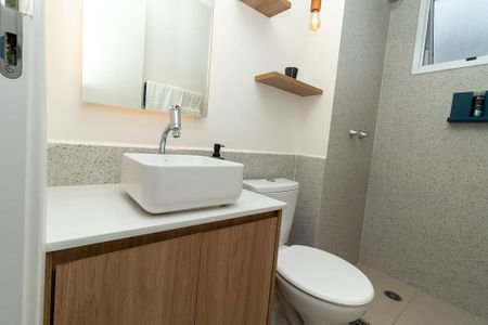 Apartamento para alugar com 39m², 2 quartos e sem vaga Apartamento para alugar com 39m², 2 quartos e sem vagaBanheiro
