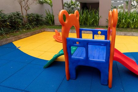 Apartamento para alugar com 39m², 2 quartos e sem vaga Apartamento para alugar com 39m², 2 quartos e sem vagaÁrea comum - Playground
