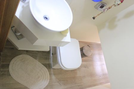 Casa de condomínio à venda com 100m², 3 quartos e 2 vagasLavabo
