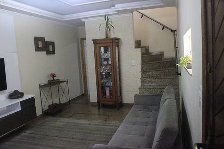 Casa de condomínio à venda com 100m², 3 quartos e 2 vagasSala