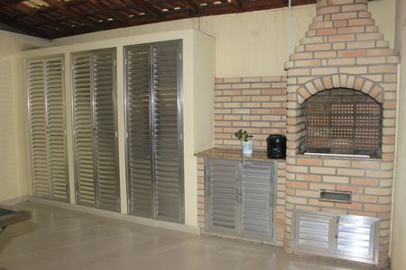 Casa de condomínio à venda com 100m², 3 quartos e 2 vagasEspaço gourmet e lavanderia