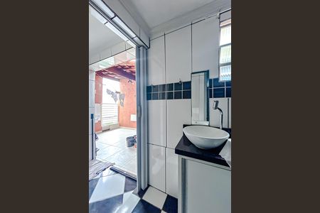 Casa para alugar com 80m², 2 quartos e sem vagaBanheiro