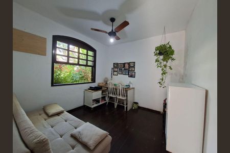 Casa à venda com 4 quartos, 254m² em Itaipu, Niterói