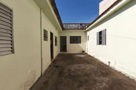 Casa para alugar com 40m², 1 quarto e 1 vagaQuintal