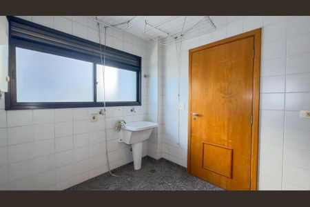 Apartamento à venda com 140m², 3 quartos e 3 vagas Apartamento à venda com 140m², 3 quartos e 3 vagasÁrea de Serviço