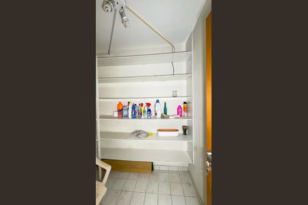 Apartamento à venda com 140m², 3 quartos e 3 vagas Apartamento à venda com 140m², 3 quartos e 3 vagasÁrea de Serviço